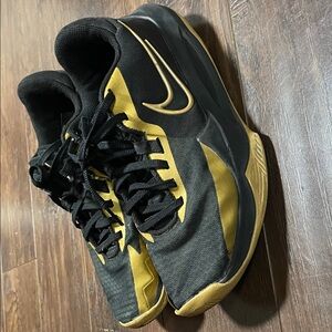 Nike Men's Athletic Shoes in Black and Gold